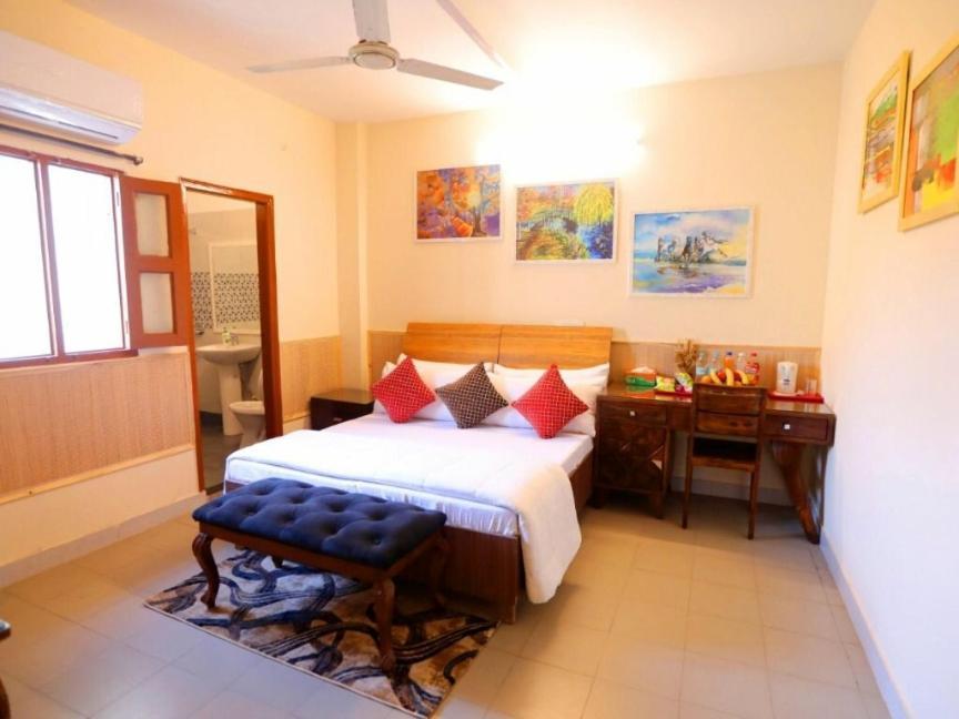 Bhambri Expo House Hotel Greater Noida Exterior photo
