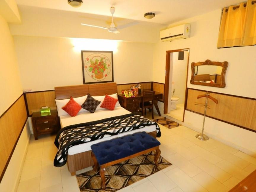 Bhambri Expo House Hotel Greater Noida Exterior photo