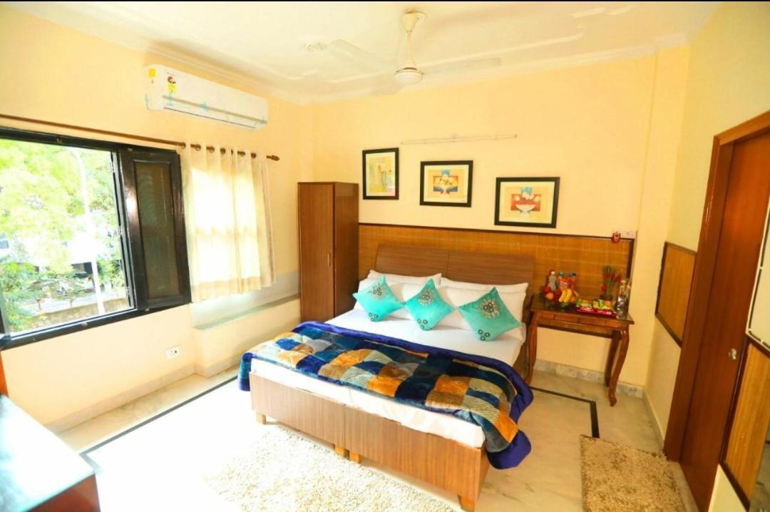 Bhambri Expo House Hotel Greater Noida Exterior photo