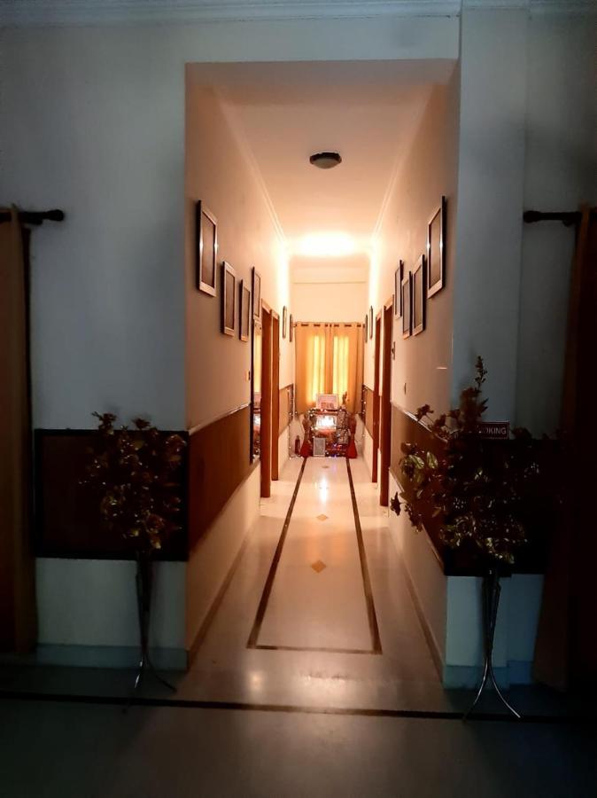 Bhambri Expo House Hotel Greater Noida Exterior photo